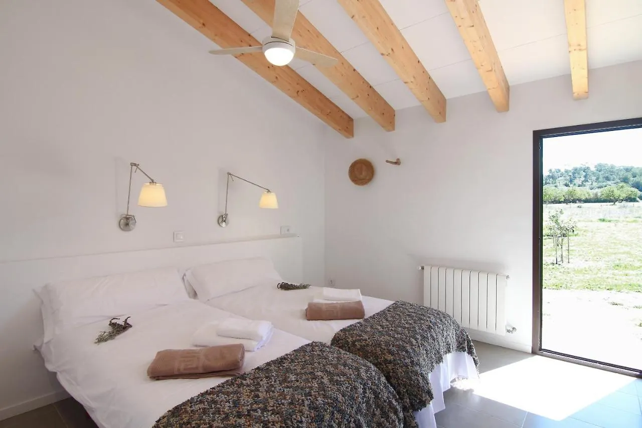 Canat, Casa Ecologica Villa Sineu