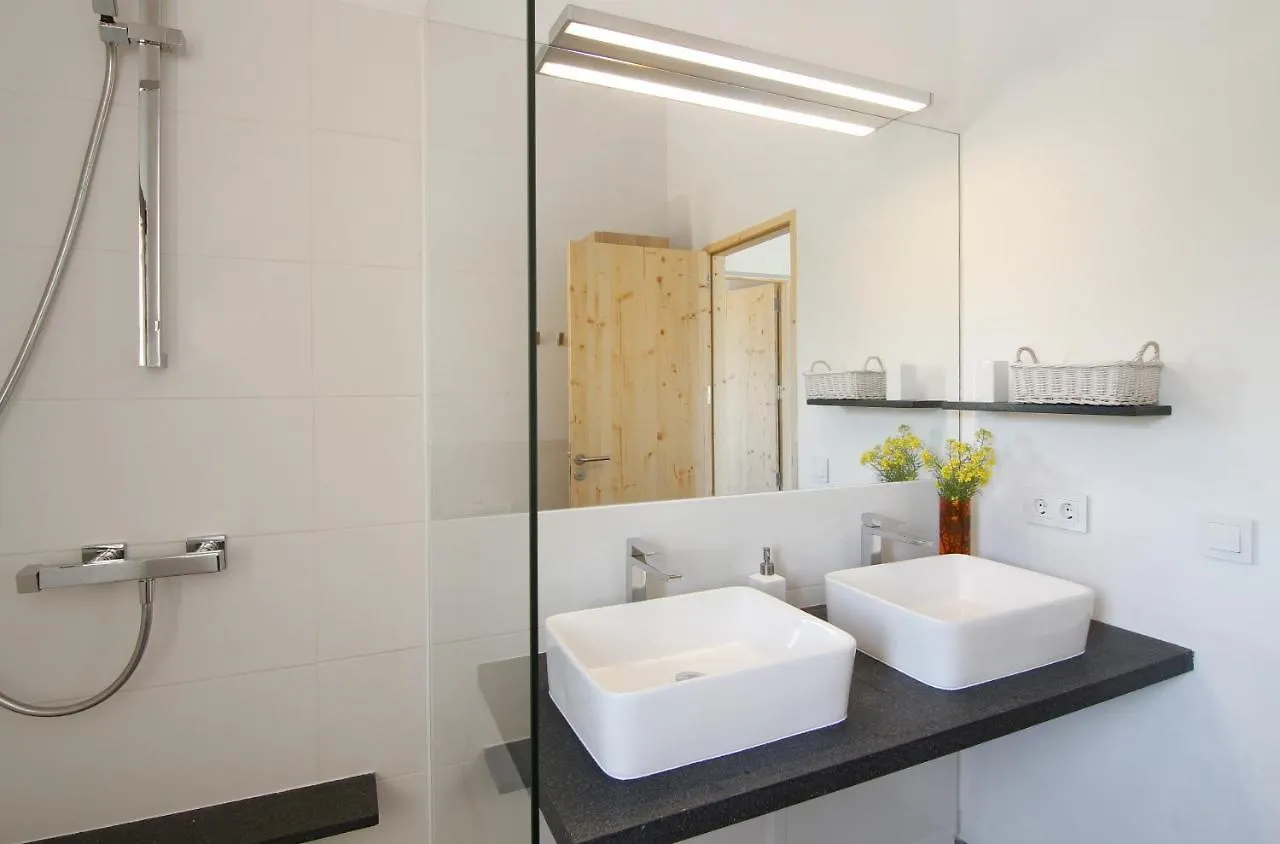 Canat, Casa Ecologica Villa Sineu